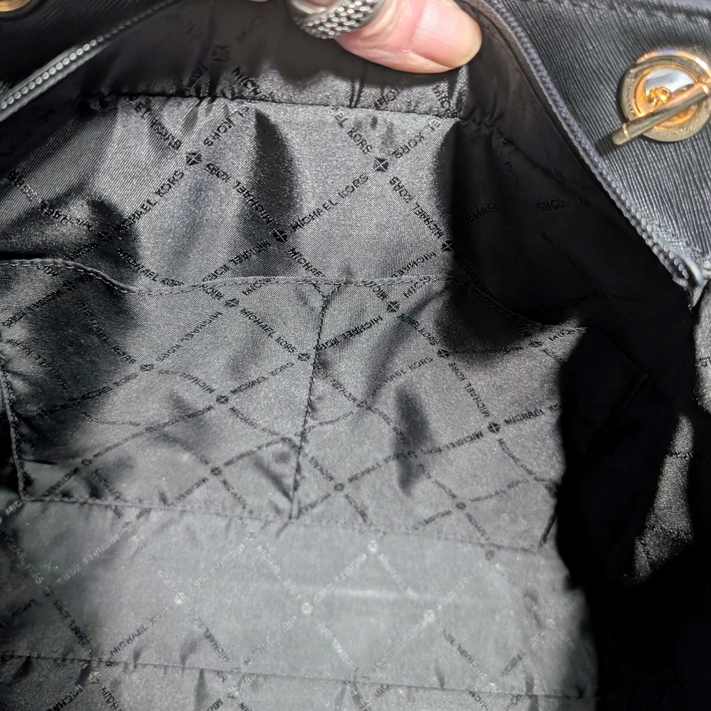 Michael Kors Jet Set Travel Large Saffiano Leather Shoulder Bag - Black - Picture 11 of 15